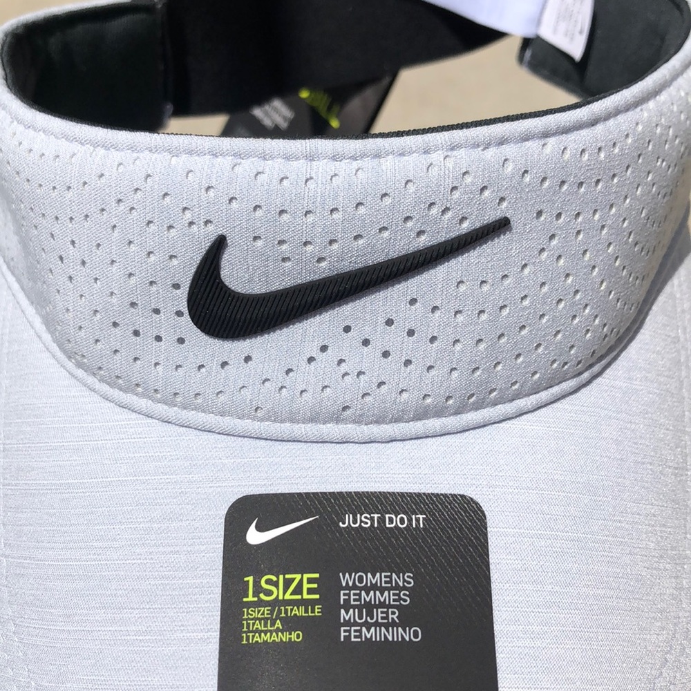 ONE LEFT! Nike Aerobill Women’s Golf Visor NWT!! - Picture 8 of 11